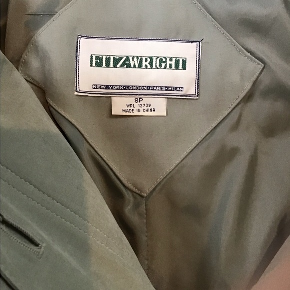 Womens Fitz-Wright trench coat, size 8P - Picture 6 of 7